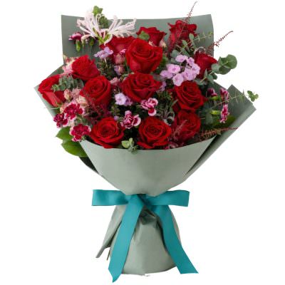 Красивый букет из ароматных цветов «Роскошная тайна»